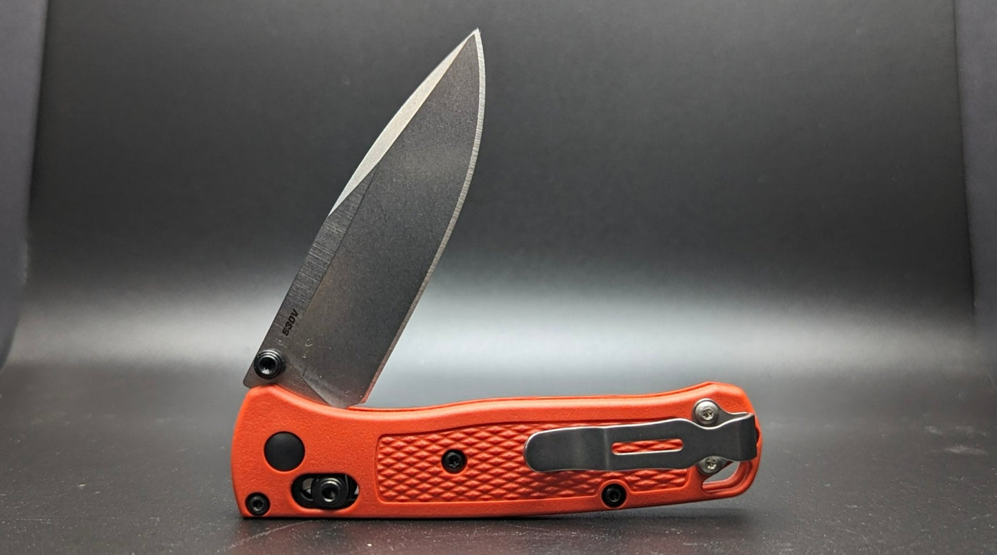 Mini Bugout Mesa Red Grivory 533-04 Half Open Back Side