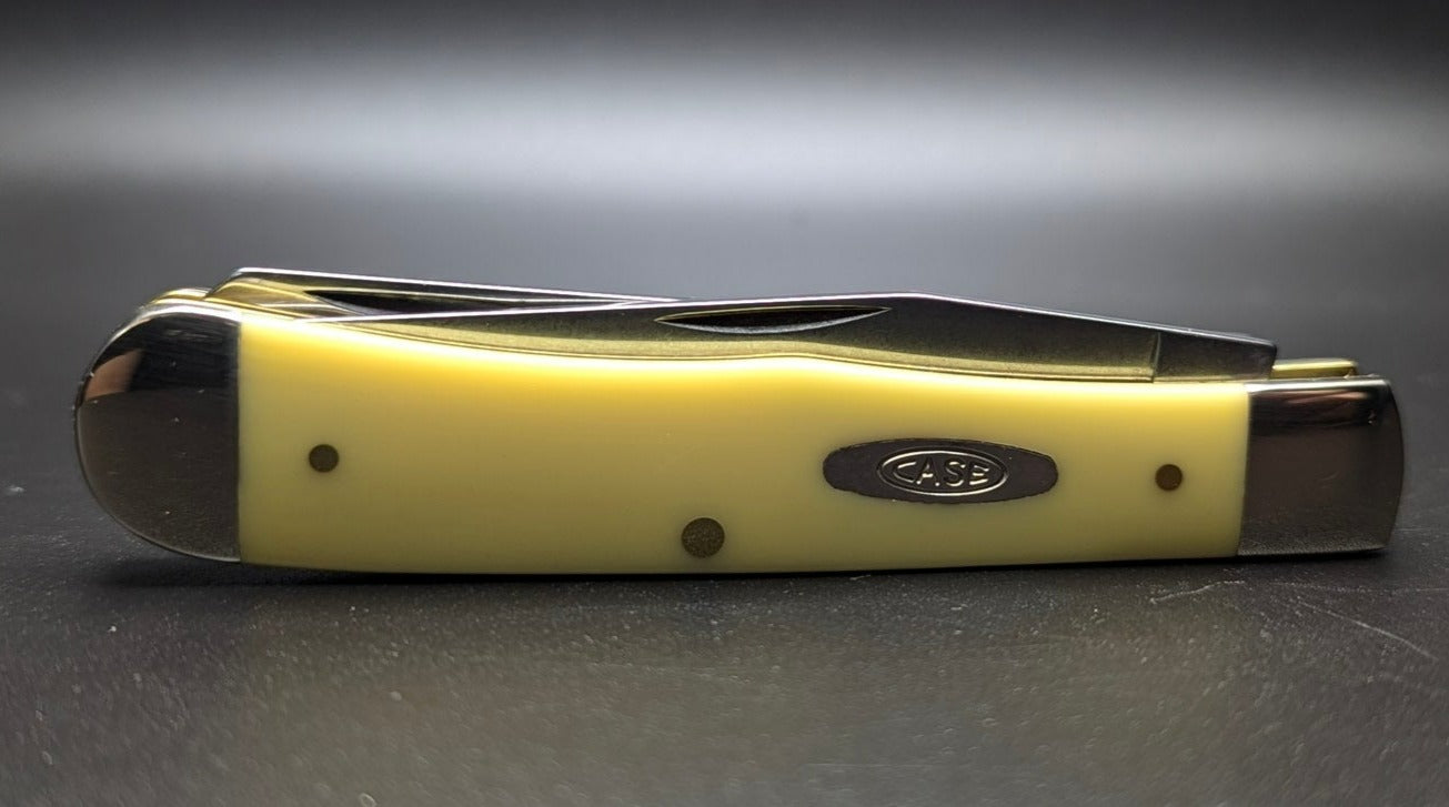 Case Trapper 30114 Smooth Yellow Synthetic with Clip (3254C CS) Closed Front
