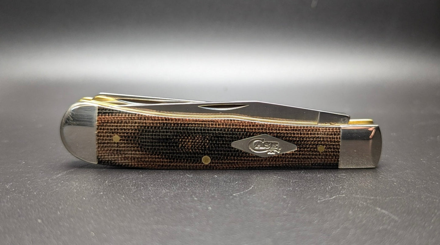 Case Trapper 23470 Smooth Black/Green Natural Canvas Micarta (10254 SS) Closed Front