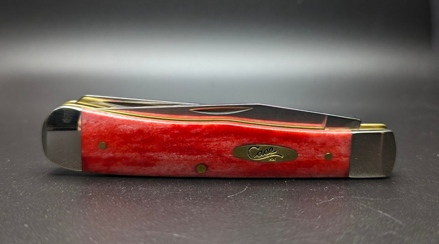 Case Trapper 10760 Smooth Dark Red Bone (6254 SS) Closed Front