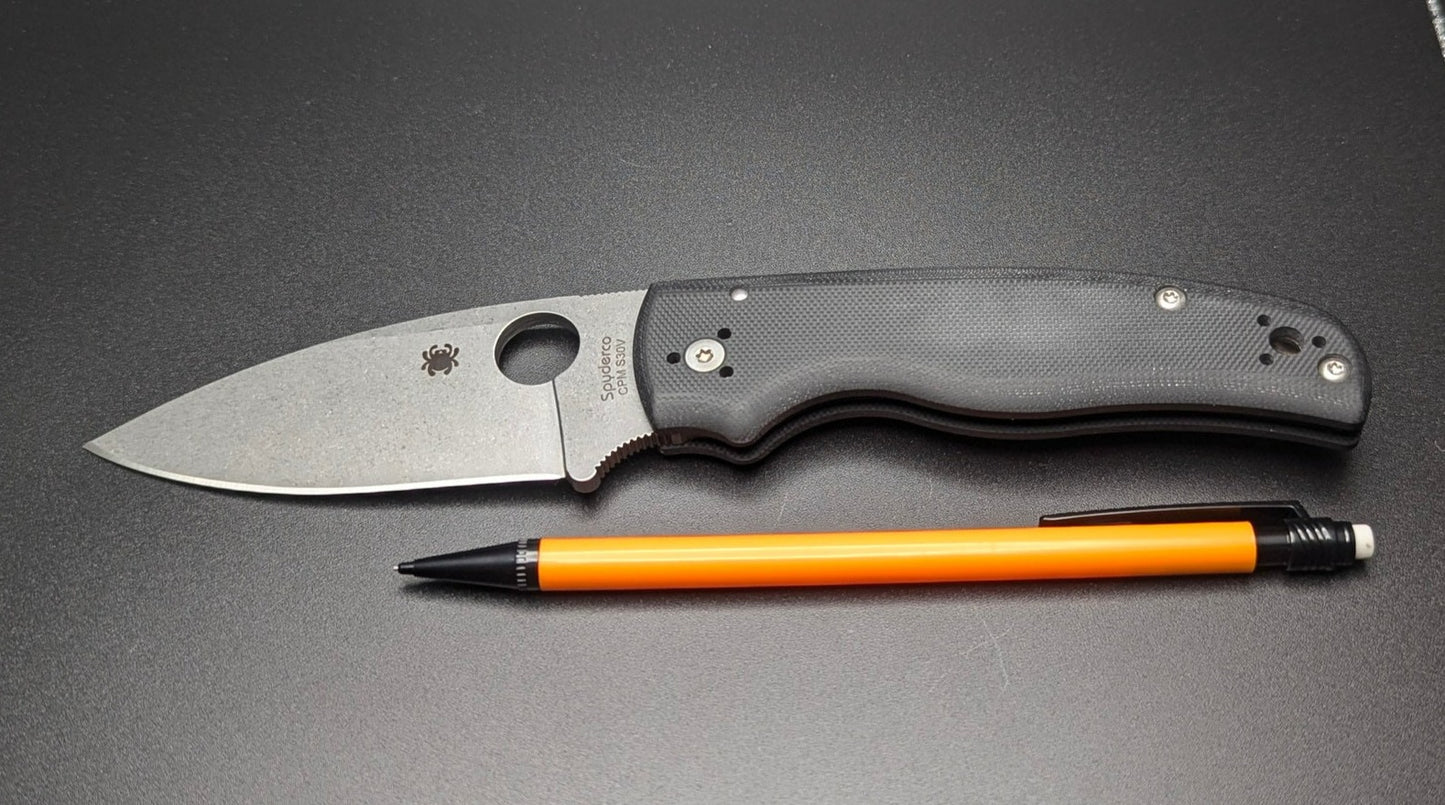 Spyderco Shaman Black G-10 CPM S30V Size Compare