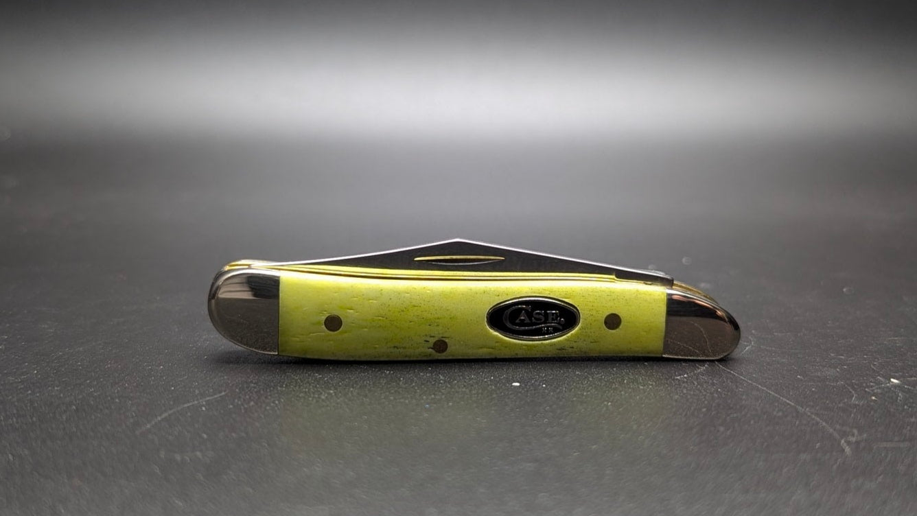 Case Peanut Green Apple Bone Smooth Model # 53033 Pattern (6220 SS)