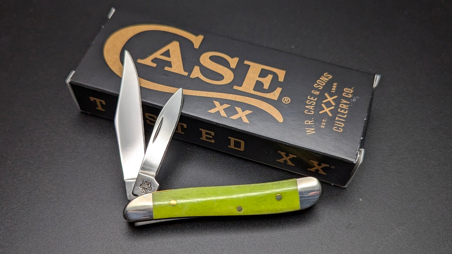 Case Peanut Green Apple Bone Smooth Model # 53033 Pattern (6220 SS)