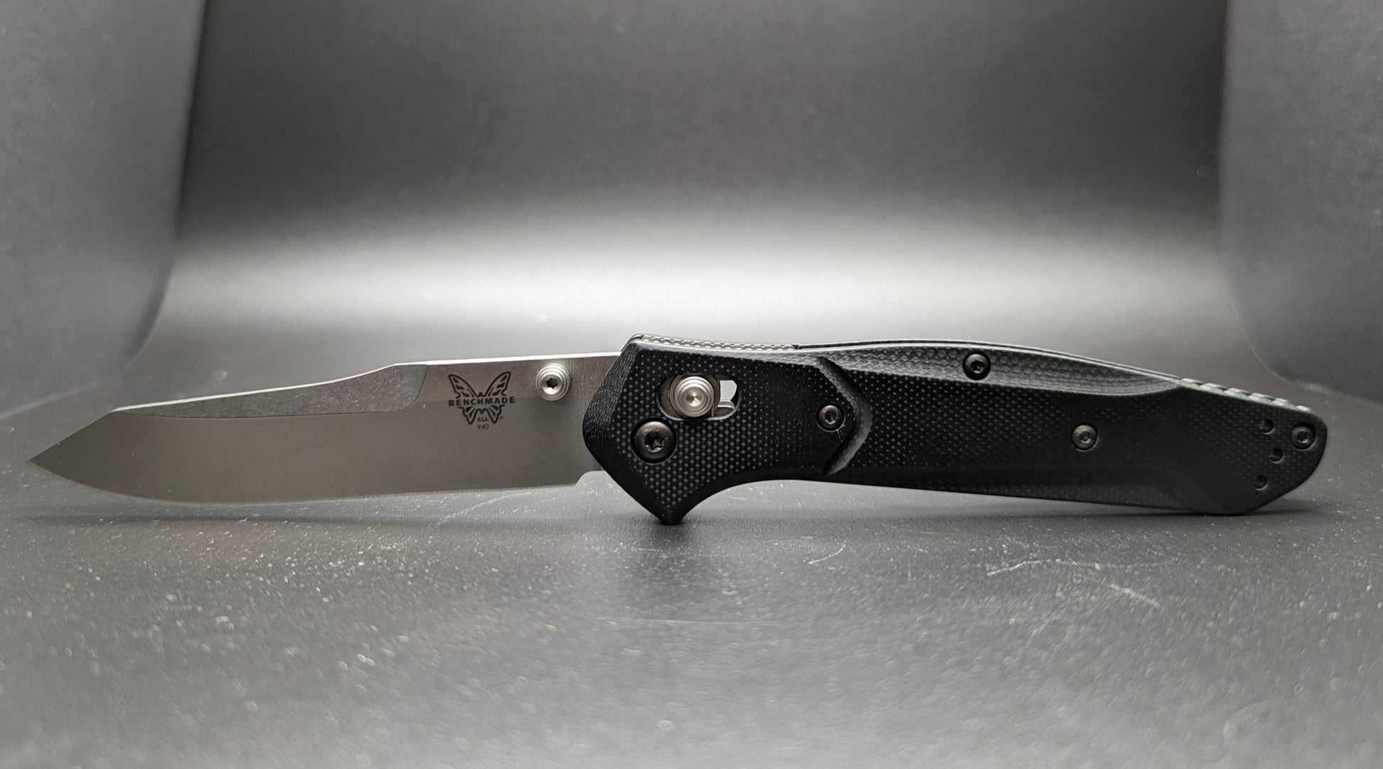 Osborne Black G10 940-2 Front Side View