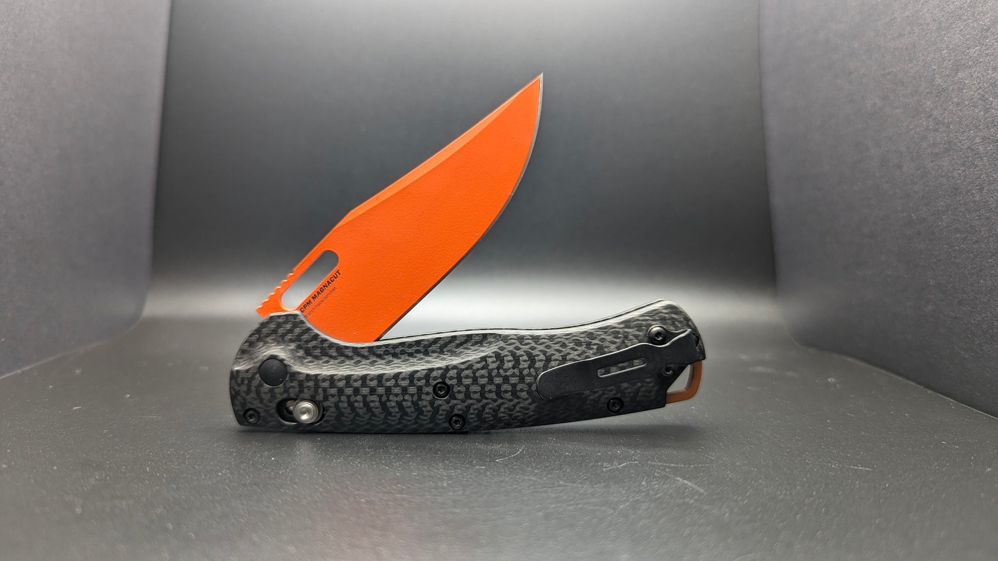 Taggedout Carbon Fiber Half Open Back