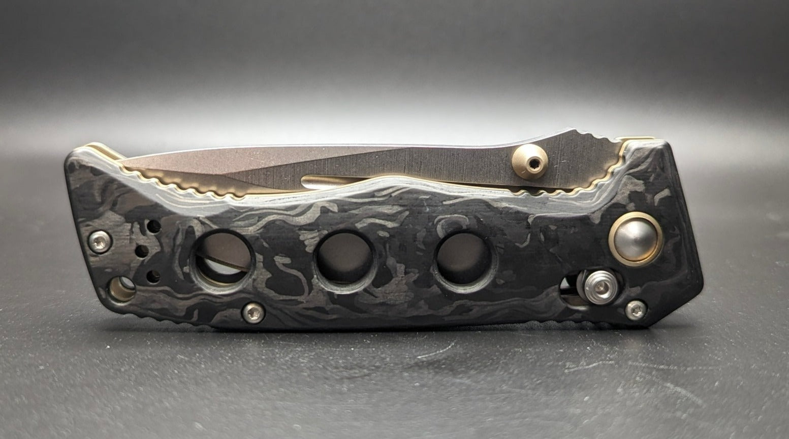 Mini Adamas Marbled Carbon Fiber Closed Front 