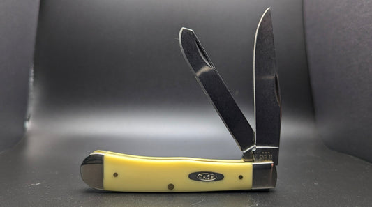 Case Trapper 30114 Smooth Yellow Synthetic with Clip (3254C CS) Front