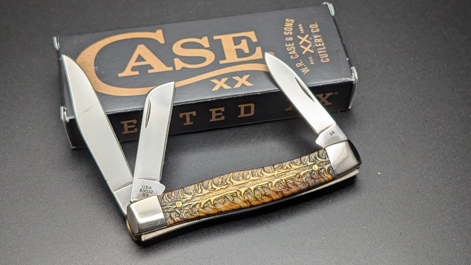 Open Back with box of Case Golden Pinecone Natural Bone Colorwash Medium Stockman Model #81801 Pattern (63032 SS)