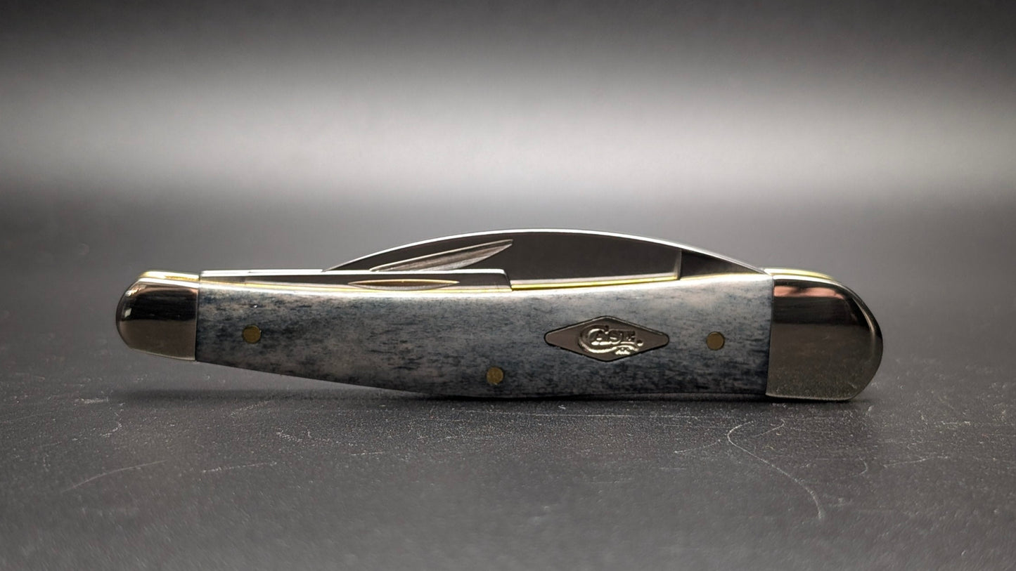 Case Seahorse Whittler Gray bone Closed