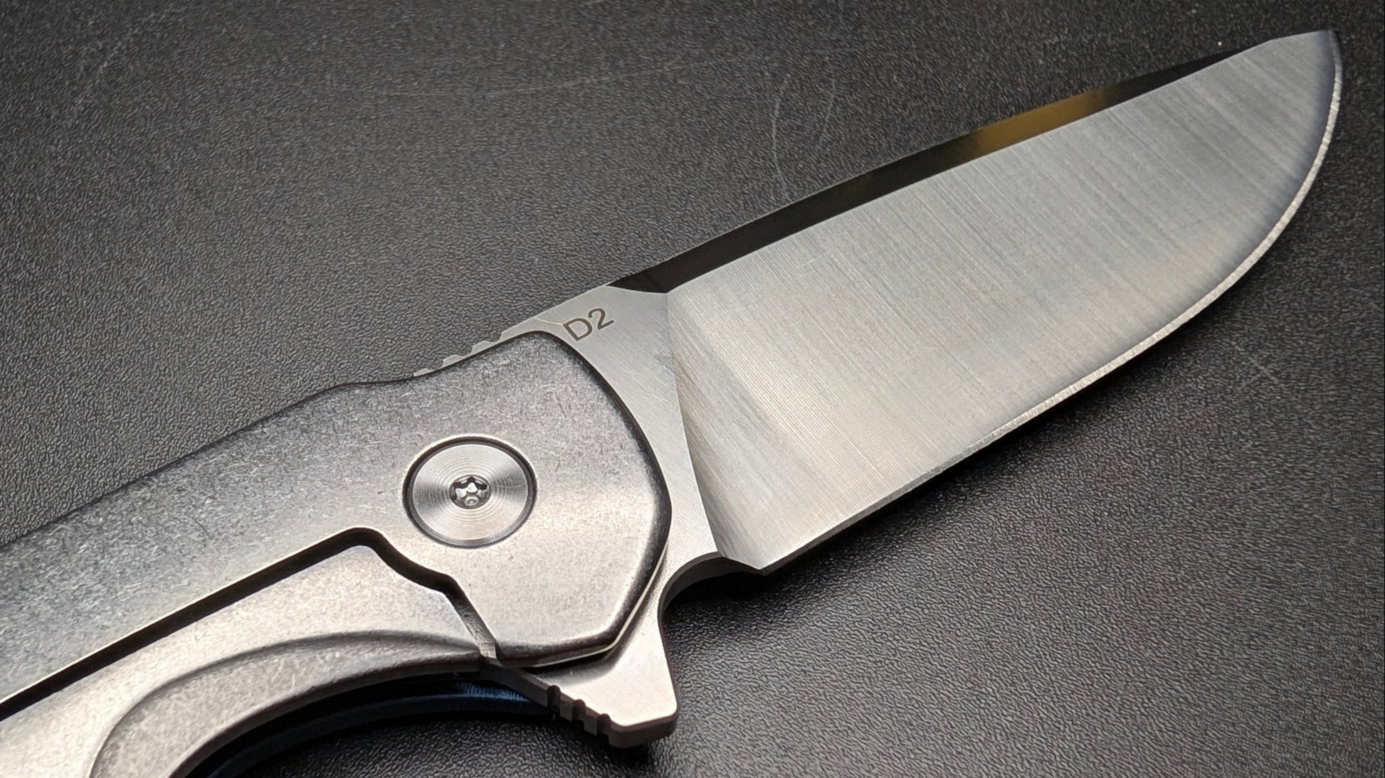 Buck 714 Blue with aluminum Handle and Carbon Fiber inserts