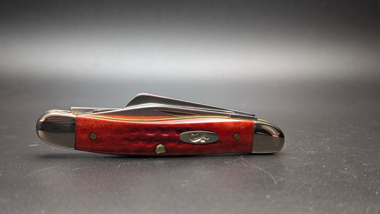 Closed Front of Case Pocket Worn Old Red Bone Corn Cob Jig Medium Stockman Model #00786 Pattern (6318 SS)