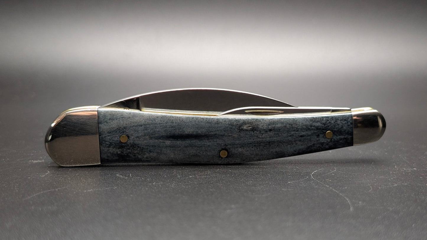 Case Gray bone Seahorse Whittler closed Back