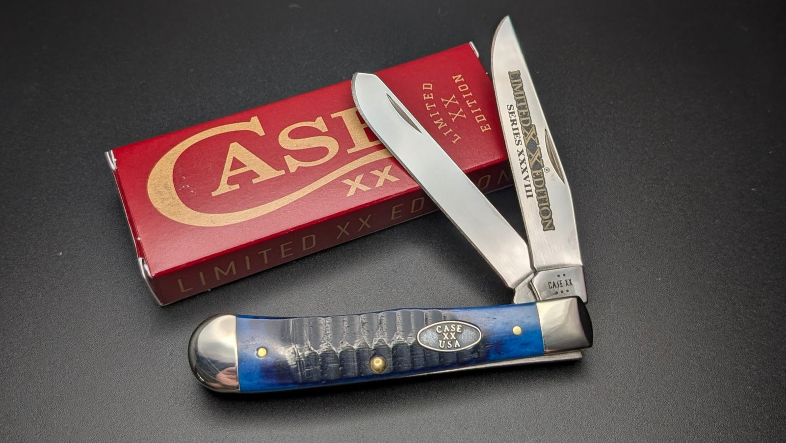 Case Trapper Open Front Limited Edition Gator Jig Blue