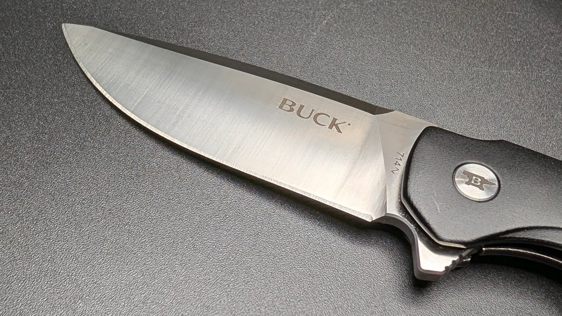 Buck 714 Black with aluminum Handle and Carbon Fiber inserts