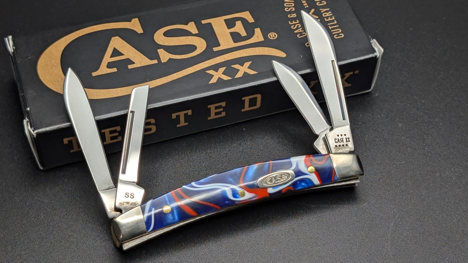 Case Small Congress Patriotic Kirinite Smooth Model # 11224 Pattern (10468 SS)