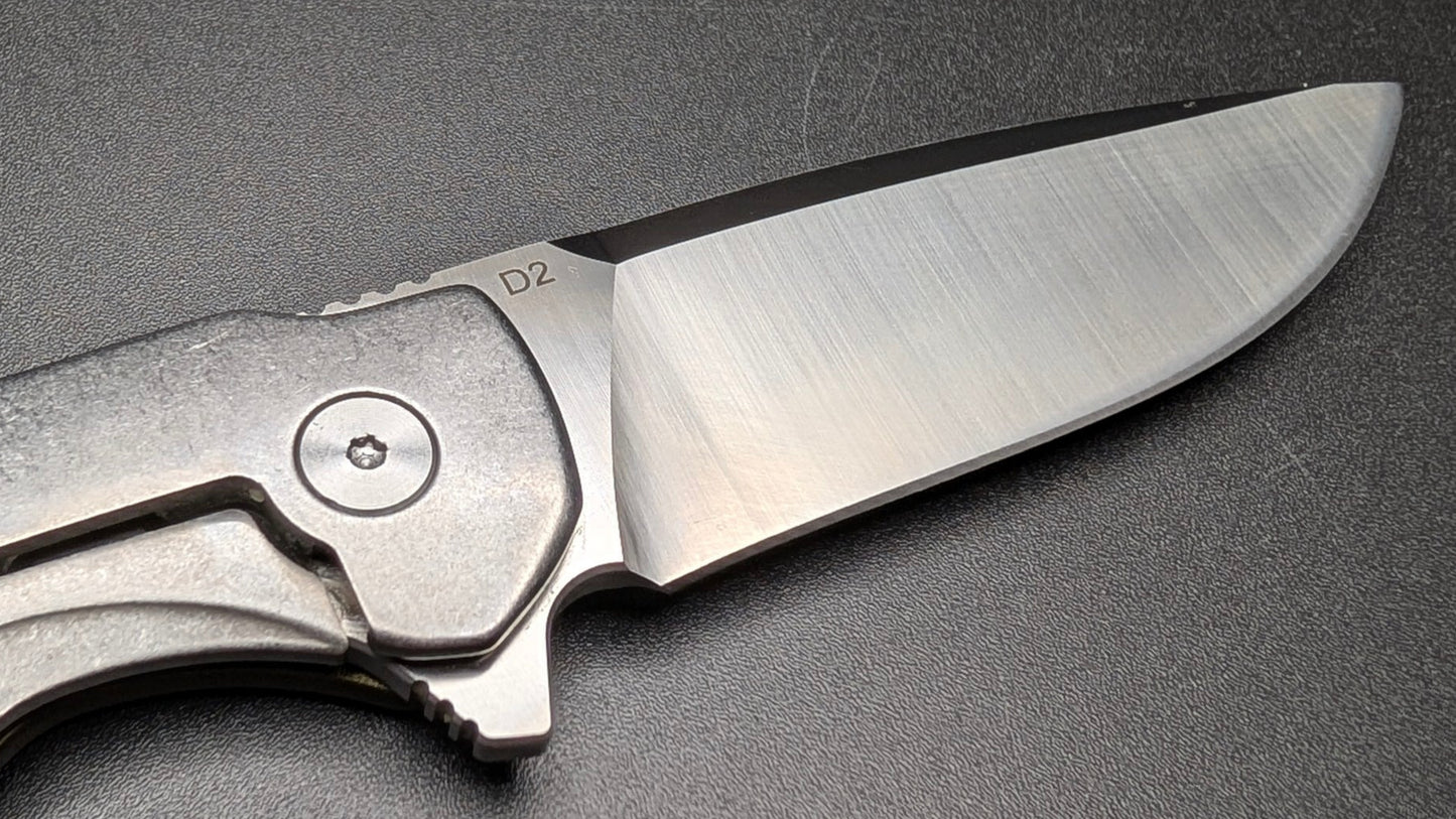 Buck 714 Green with aluminum Handle and Carbon Fiber inserts