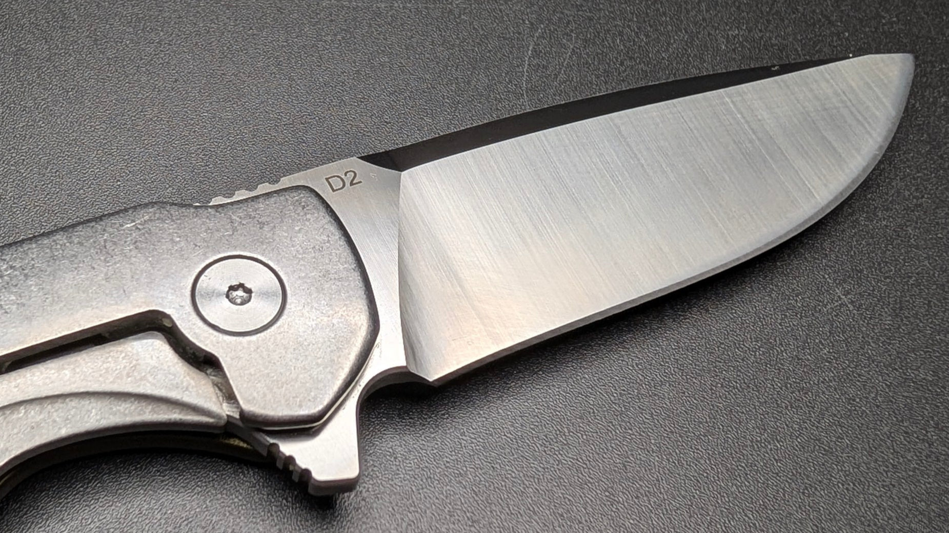Buck 714 Green with aluminum Handle and Carbon Fiber inserts