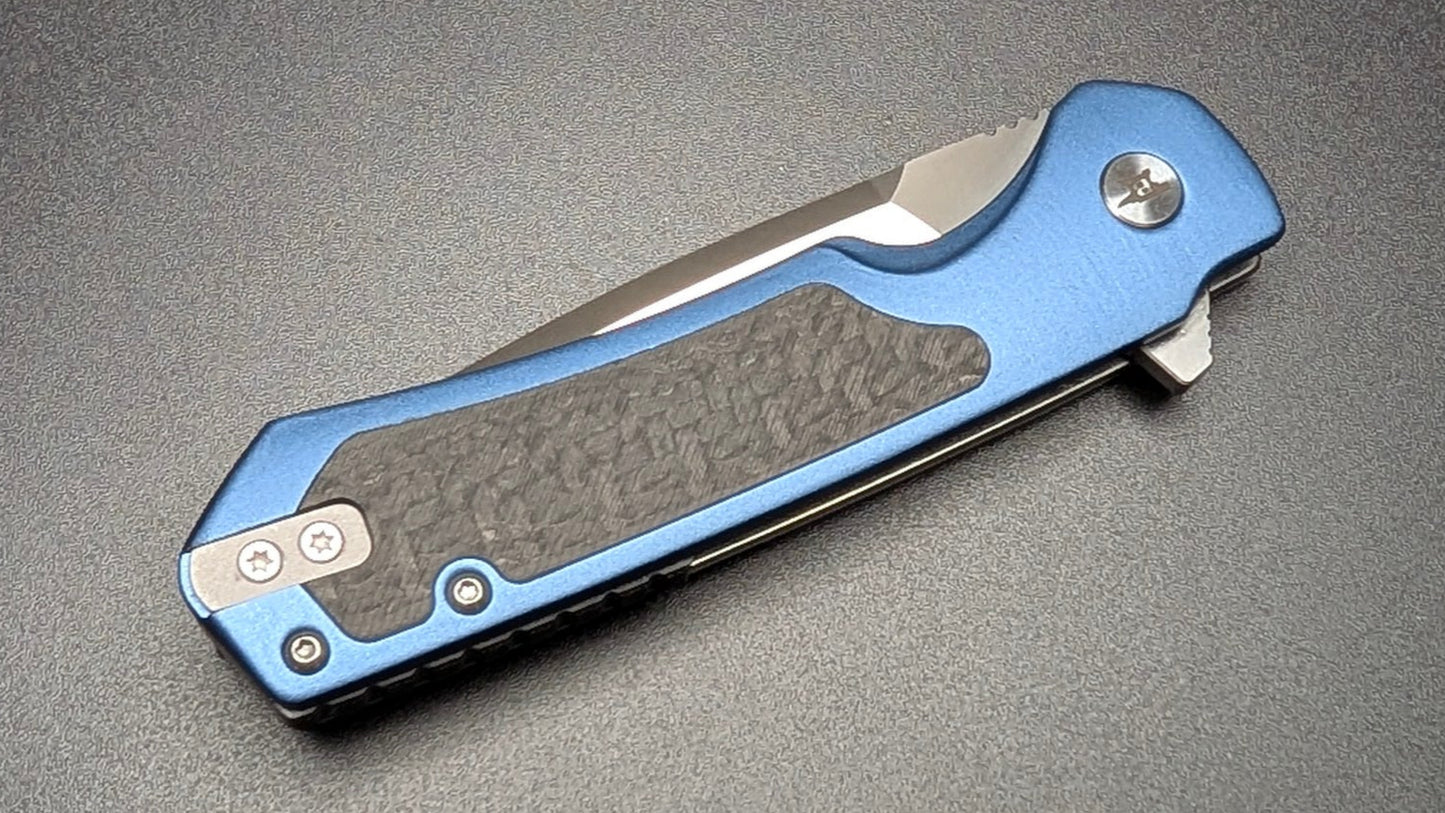 Buck 714 Blue with aluminum Handle and Carbon Fiber inserts