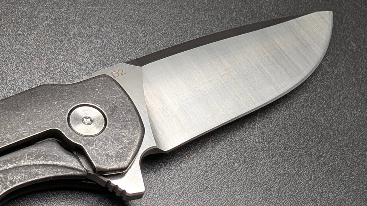 Buck 714 Black with aluminum Handle and Carbon Fiber inserts